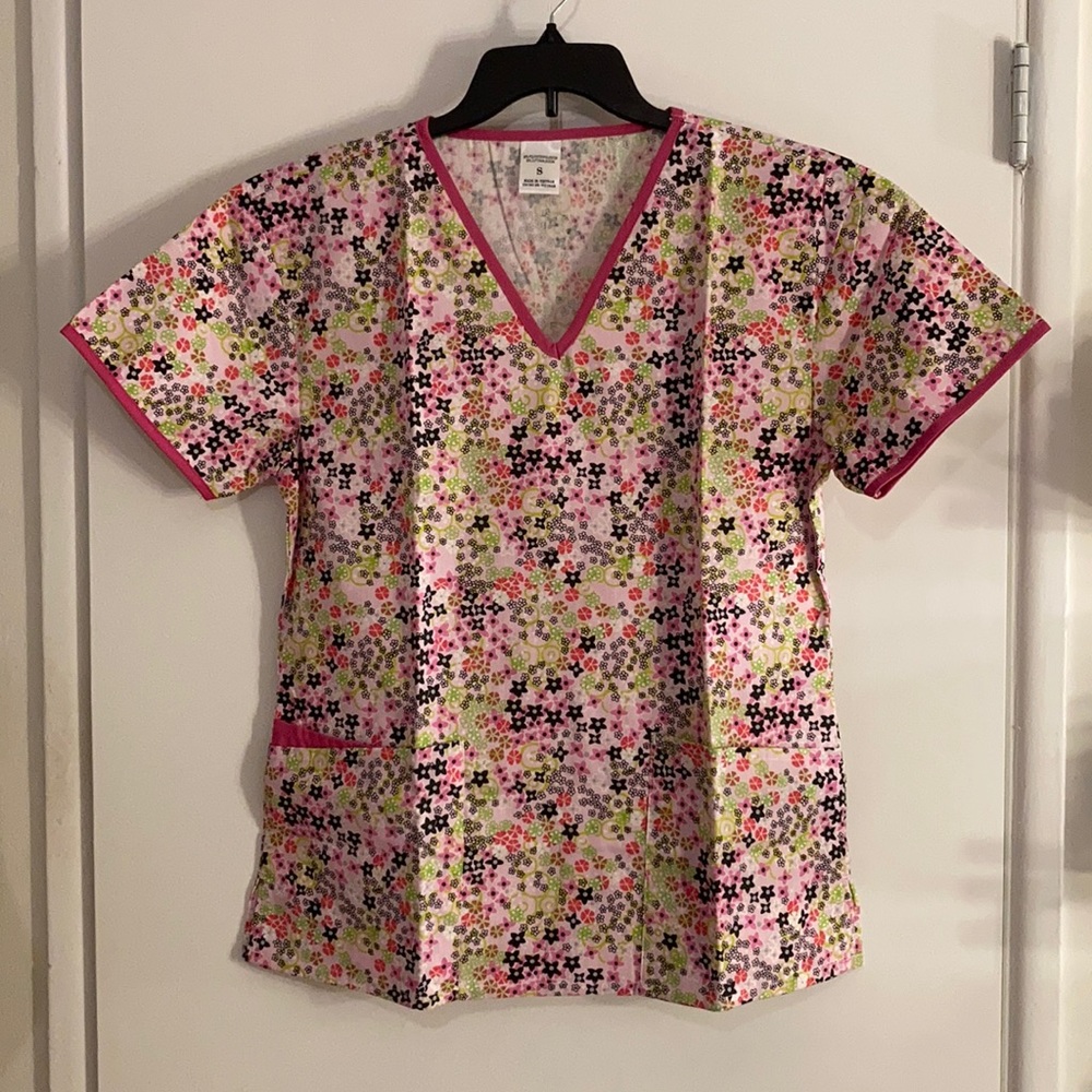 Scrub top